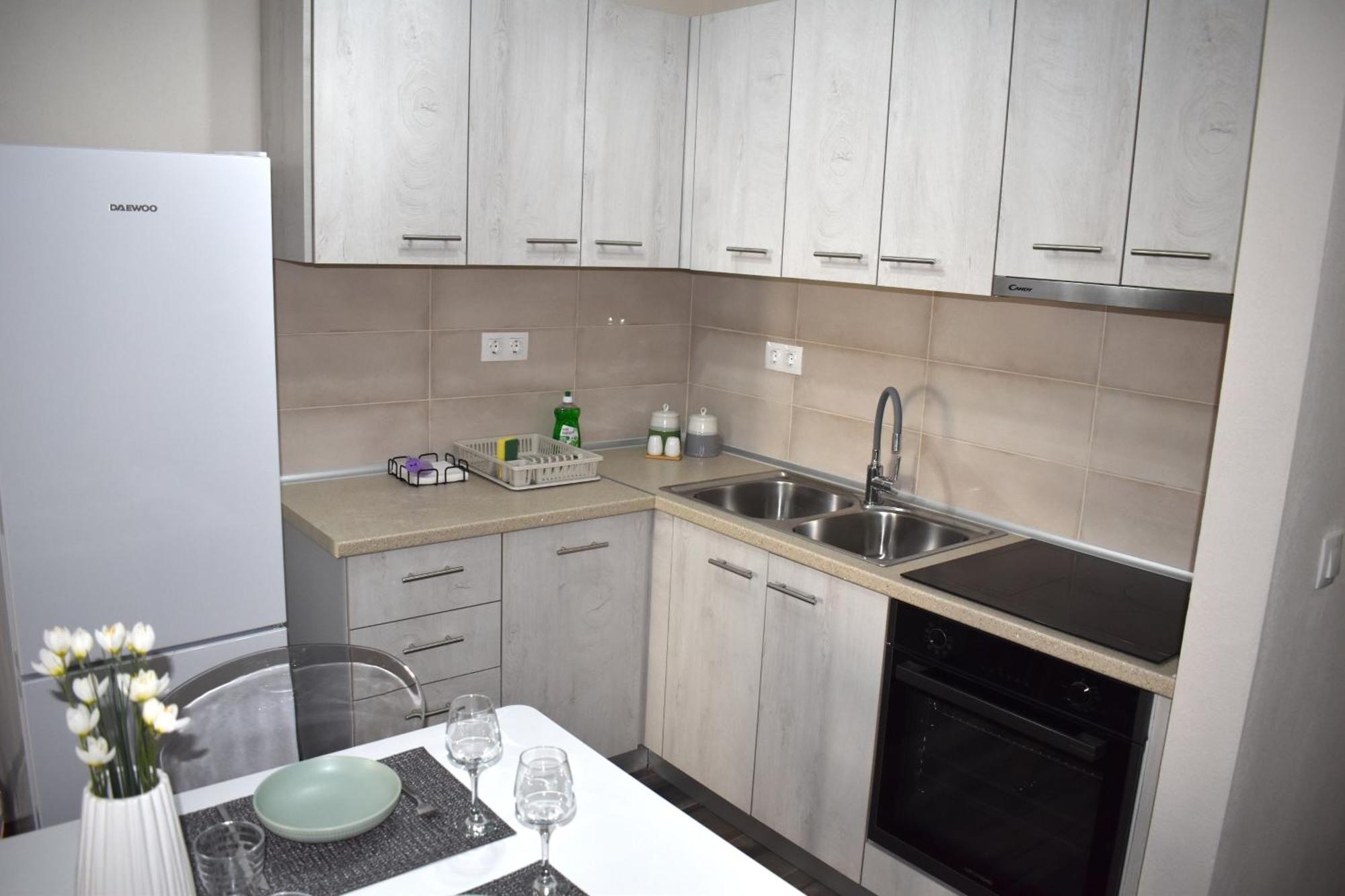 The Modernist Apartment *