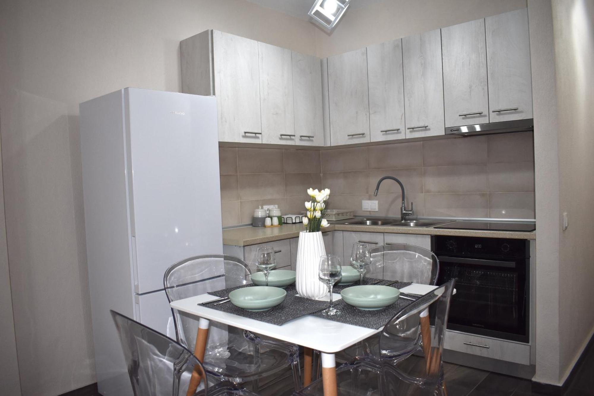 The Modernist Apartment *