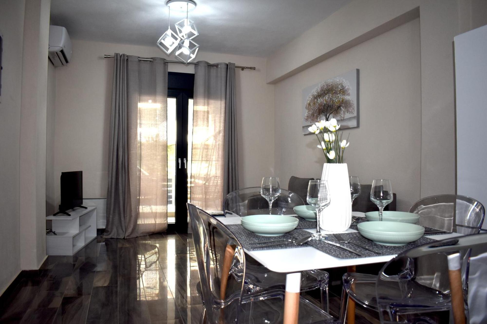 The Modernist Apartment *